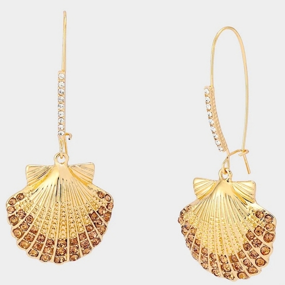 🔹️ Betsey Johnson🔹️ Mermaid Jewels Sea Shell Drop Shepherd Hook  Earrings ✨️ - Picture 1 of 5
